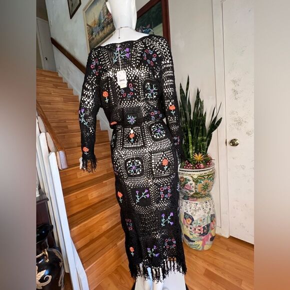 Free People X Flook Hydrangea Crochet Kimono - Picture 4 of 7